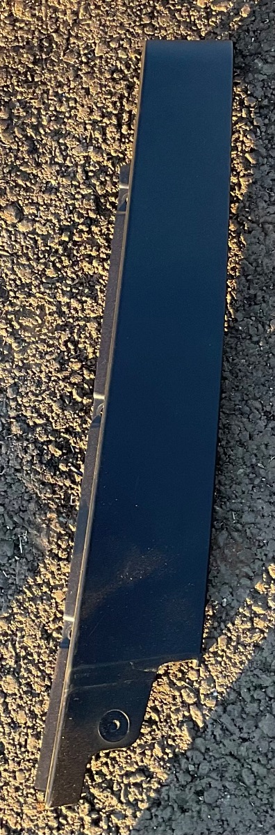 Q3 LEFT REAR OUTER DOOR TRIM