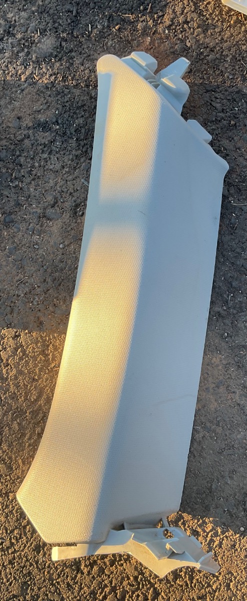 Q3 RIGHT REAR UPPER C PILLAR TRIM