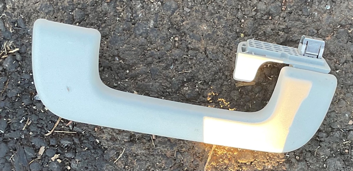 Q3 RIGHT REAR GRAB HANDLE