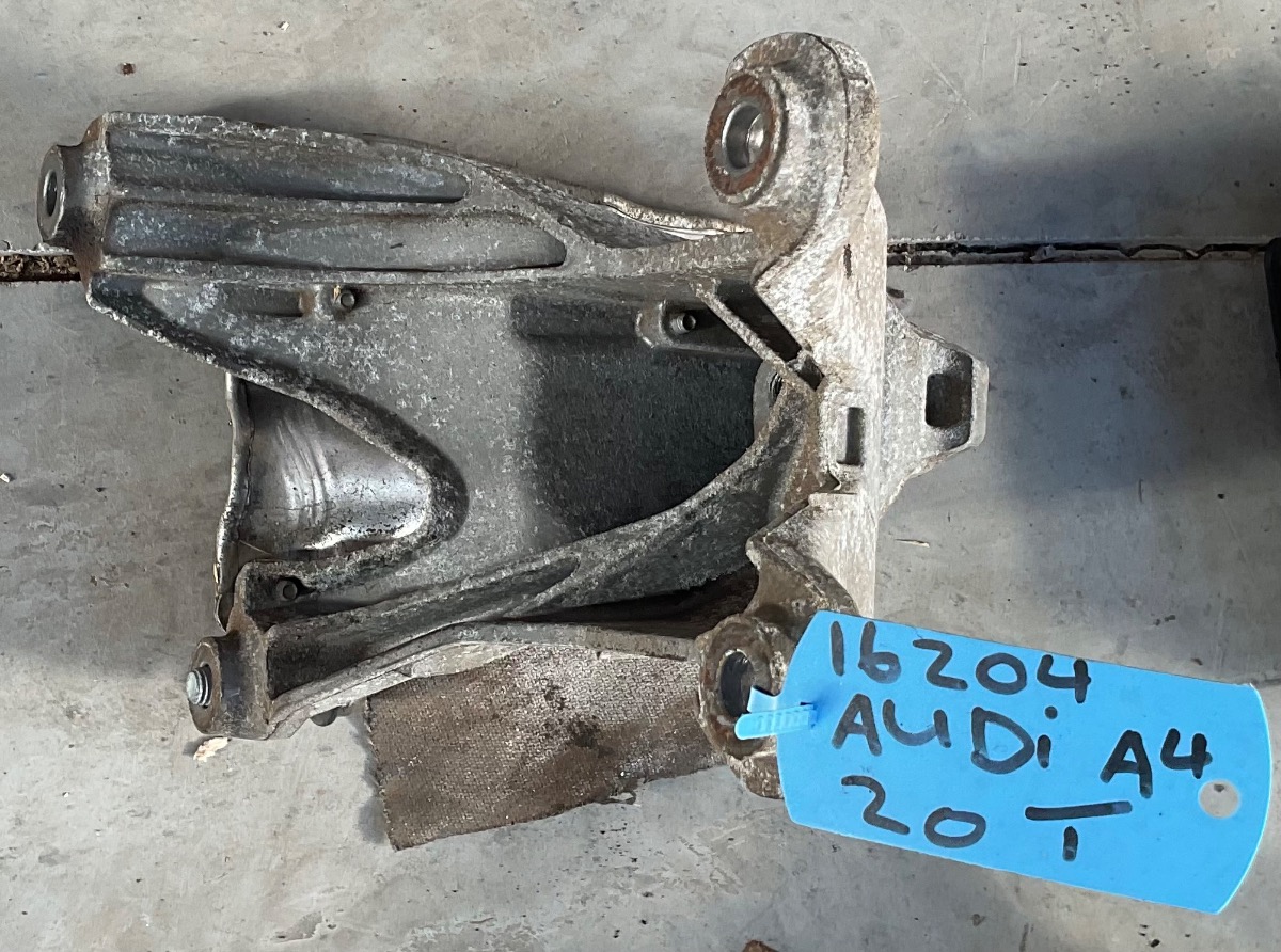 A4 2.0T AMBITION MULTI (B8) ENGINE MOUNTING SUPPORT BRACKET