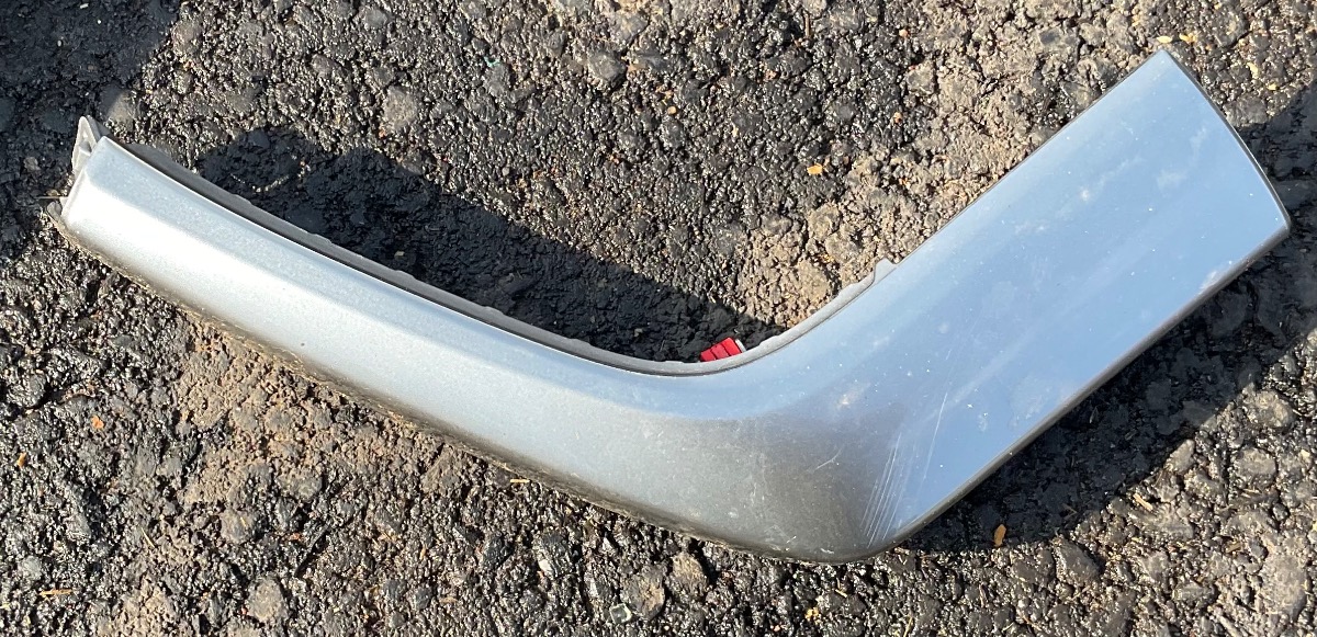 URBAN CRUISER RIGHT LOWER DASH TRIM