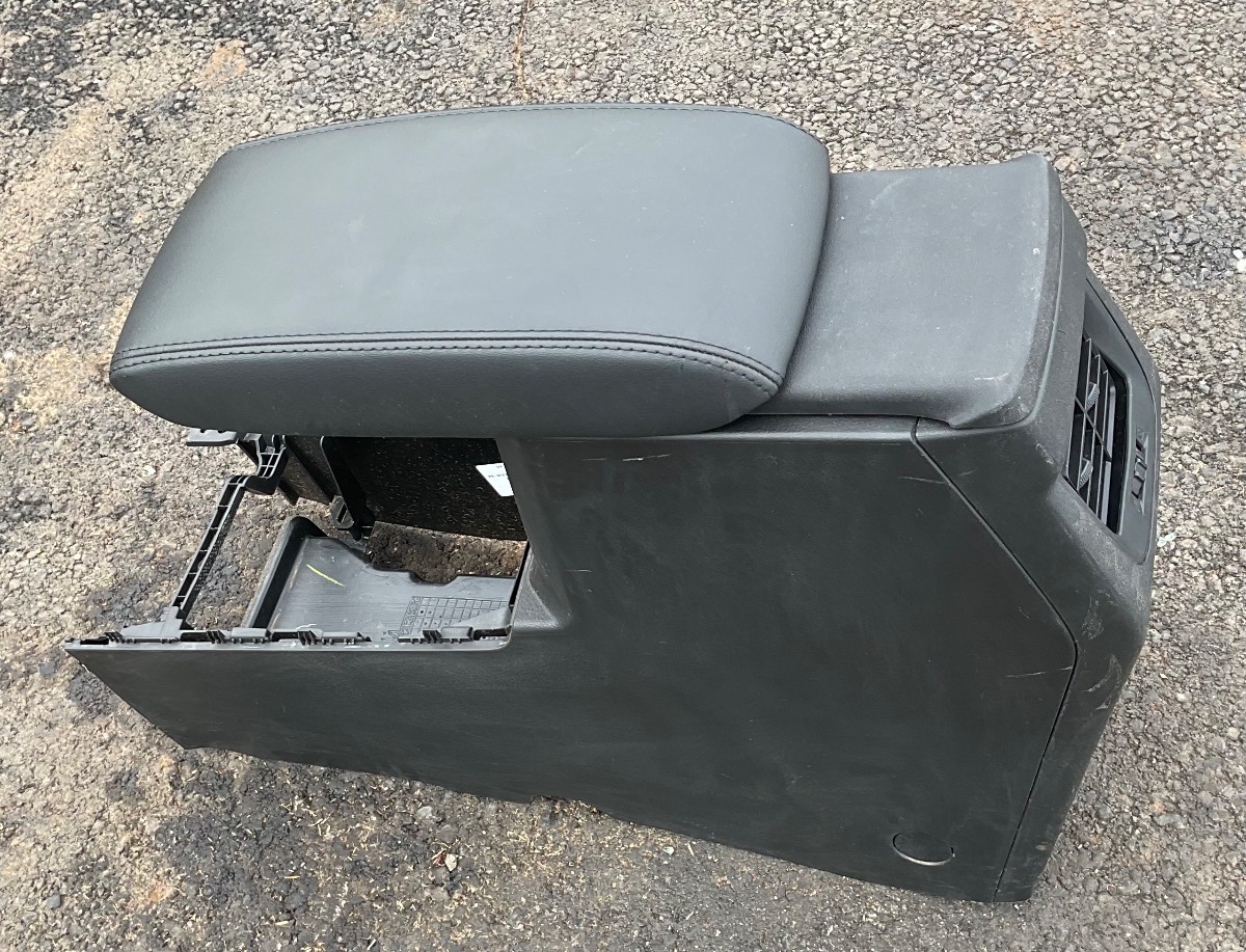 URBAN CRUISER CENTER CONSOLE
