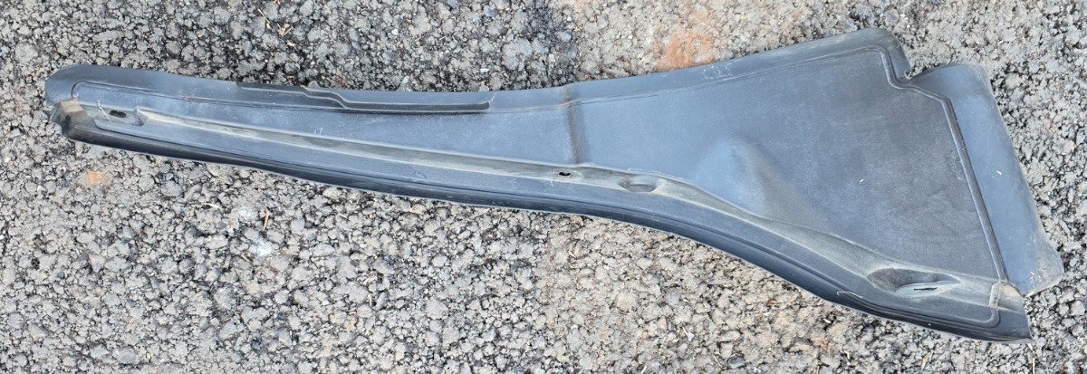 F45 WIPER COULING FRONT LEFT