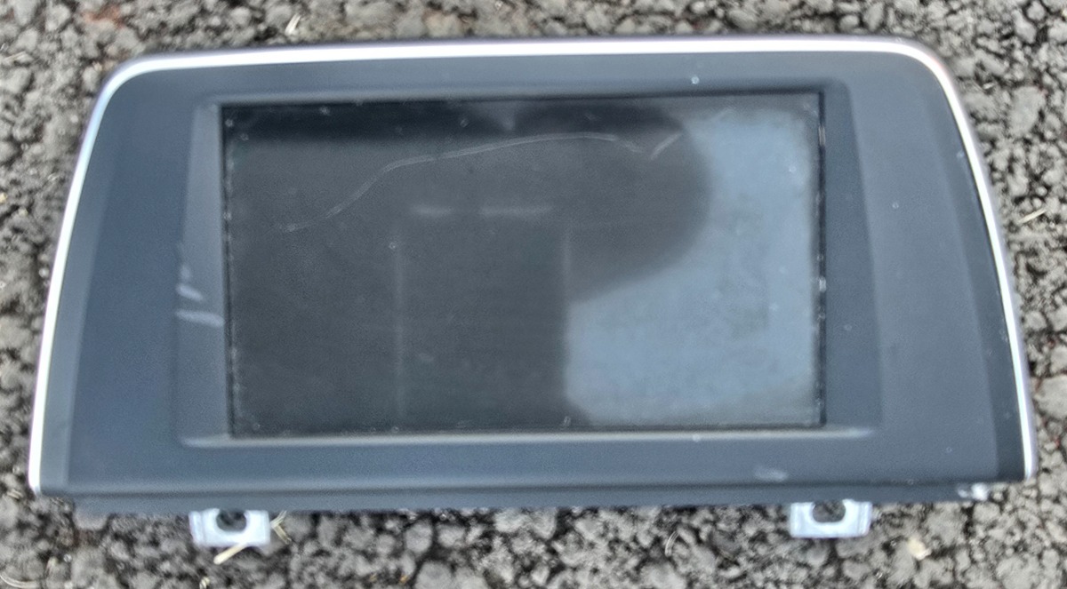 F45 INFOTAINMENT DISPLAY