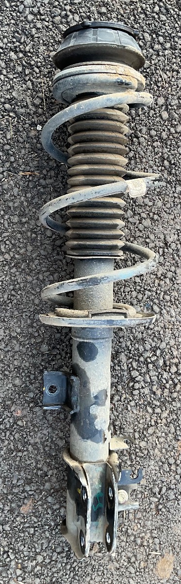 URBAN CRUISER RIGHT FRONT SHOCK