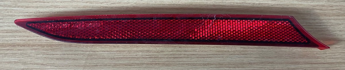 G20 LEFT REAR BUMPER REFLECTOR