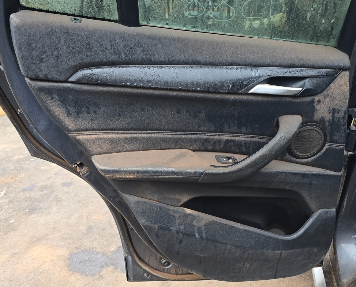 F48 X1 LEFT REAR DOOR PANEL