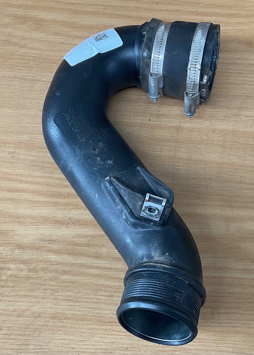 AMAROK ENGINE AIR INTAKE HOSE