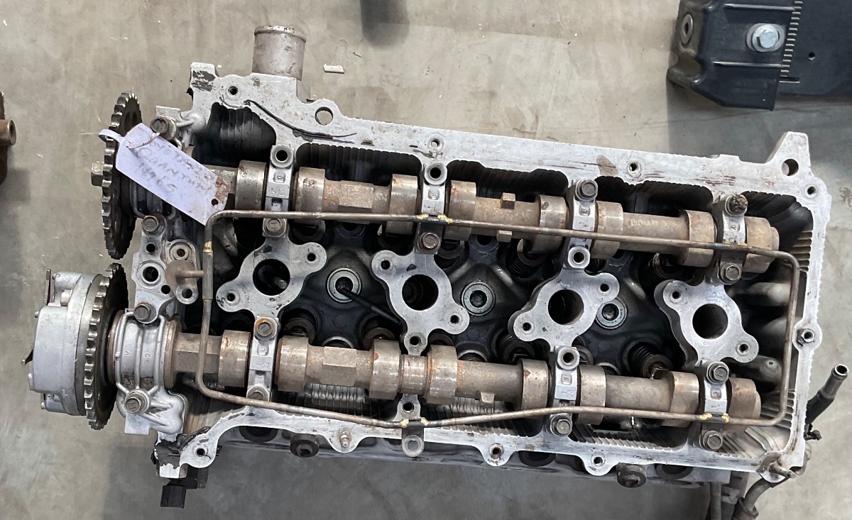 HILUX 2TR CYLINDER HEAD