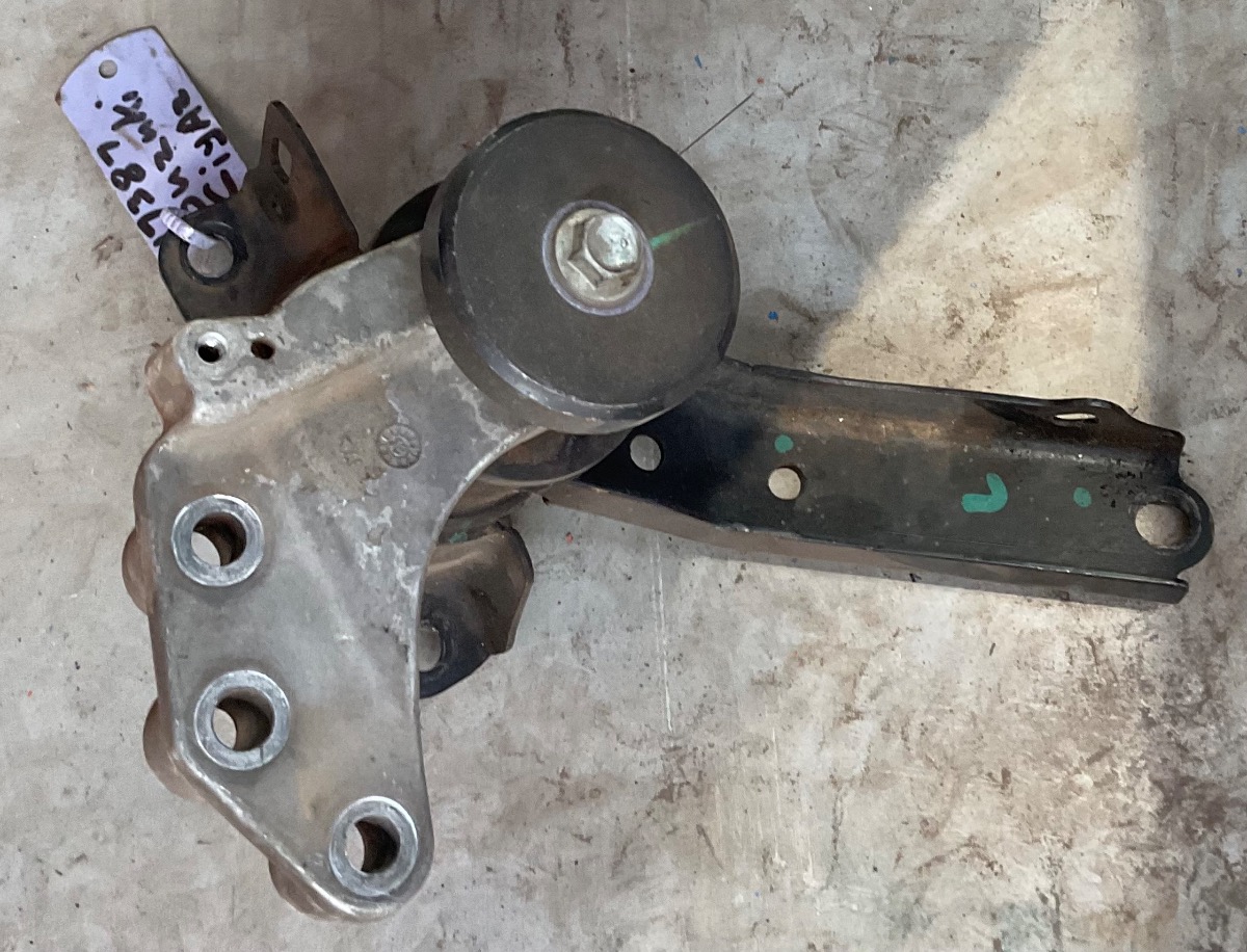 CIAZ 1.4 LEFT ENGINE MOUNTING
