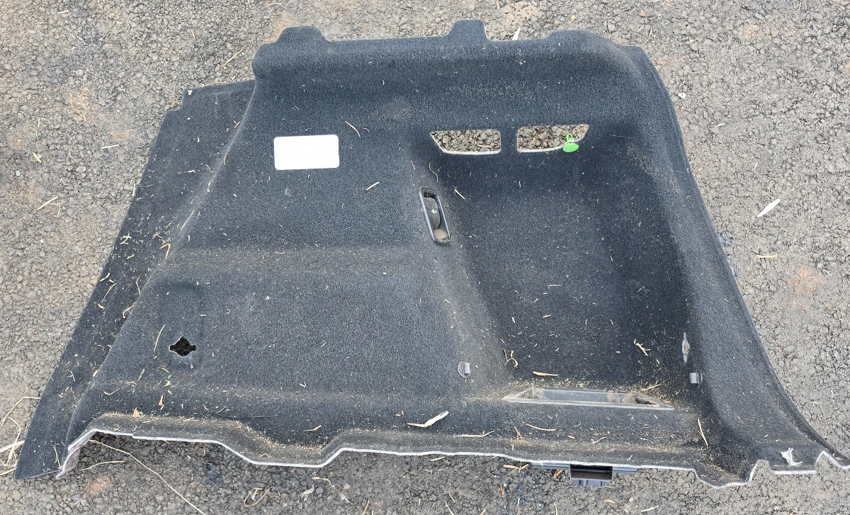F45 RIGHT REAR BOOT COVER