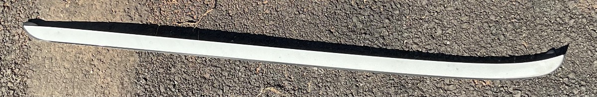 X5 X DRIVE 30D A/T RIGHT WINDSCREEN DRIP MOULDING