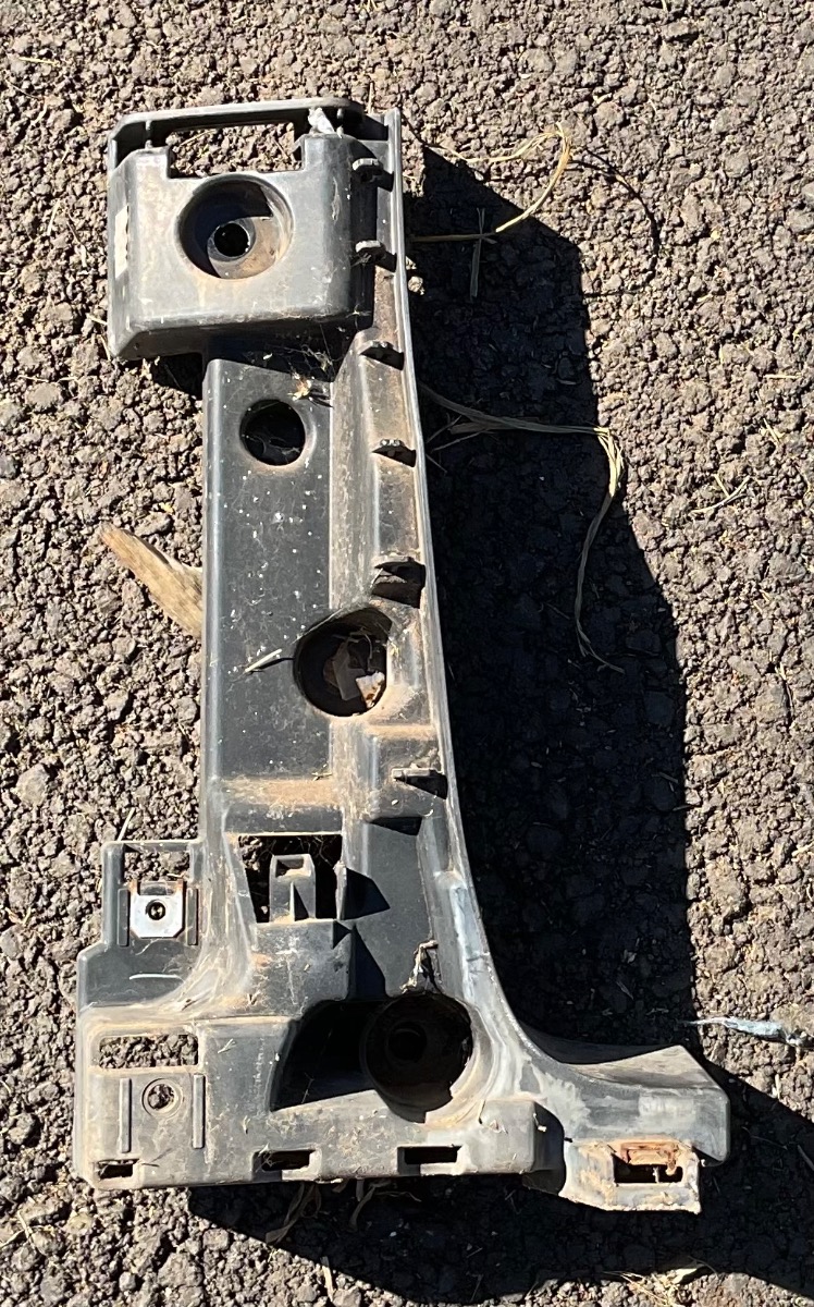 X5 X DRIVE 30D A/T Rear Bumper Left Outer Bracket