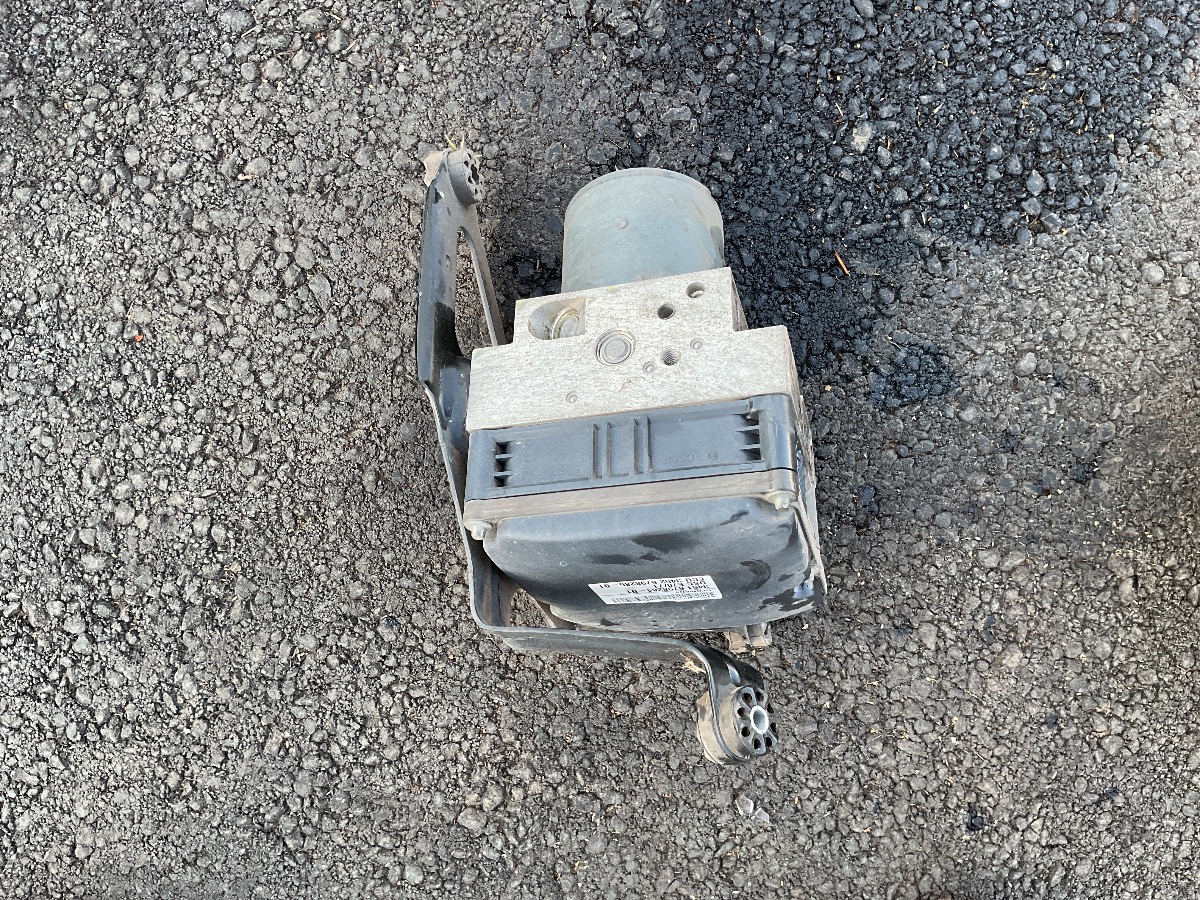 X5 X DRIVE 30D A/T ABS PUMP