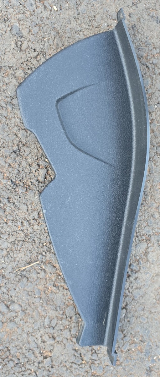 F45 RIGHT DASH CLOSING COVER