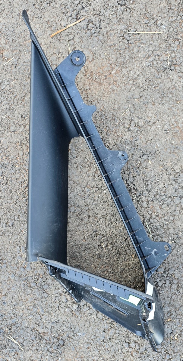 F45 LEFT FRONT QUARTER WINDOW INNER TRIM