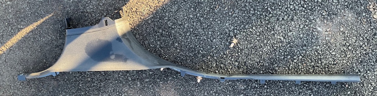 X5 X DRIVE 30D A/T RIGHT REAR LOWER INNER TRIM