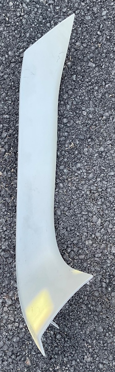 X5 X DRIVE 30D2007 A/T UPPER RIGHT INNER TAILGATE TRIM