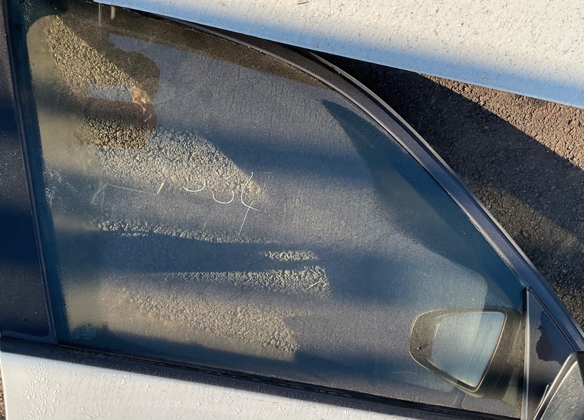 X5 X DRIVE 30D A/T RIGHT FRONT DOOR GLASS