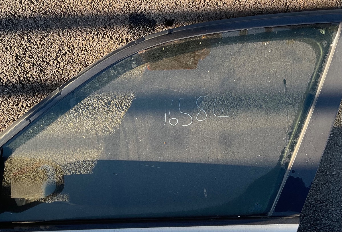 X5 X DRIVE 30D A/T LEFT FRONT DOOR GLASS