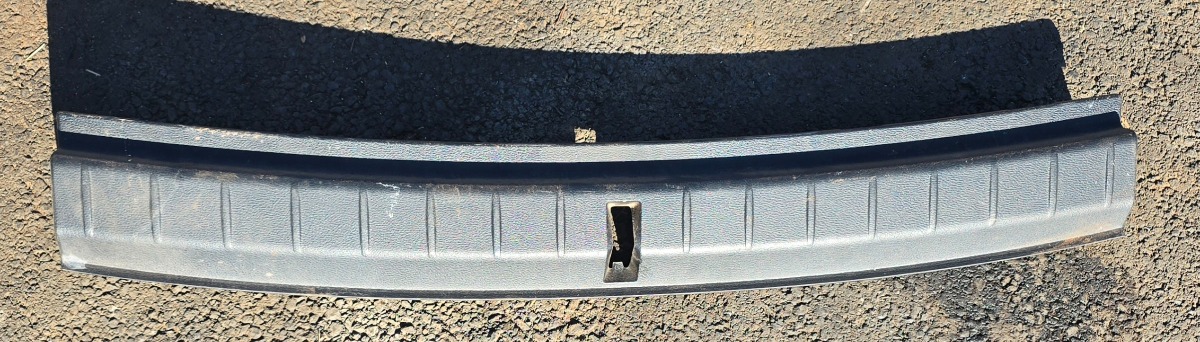 X1 F48 REAR LOCK CARRIER COVER
