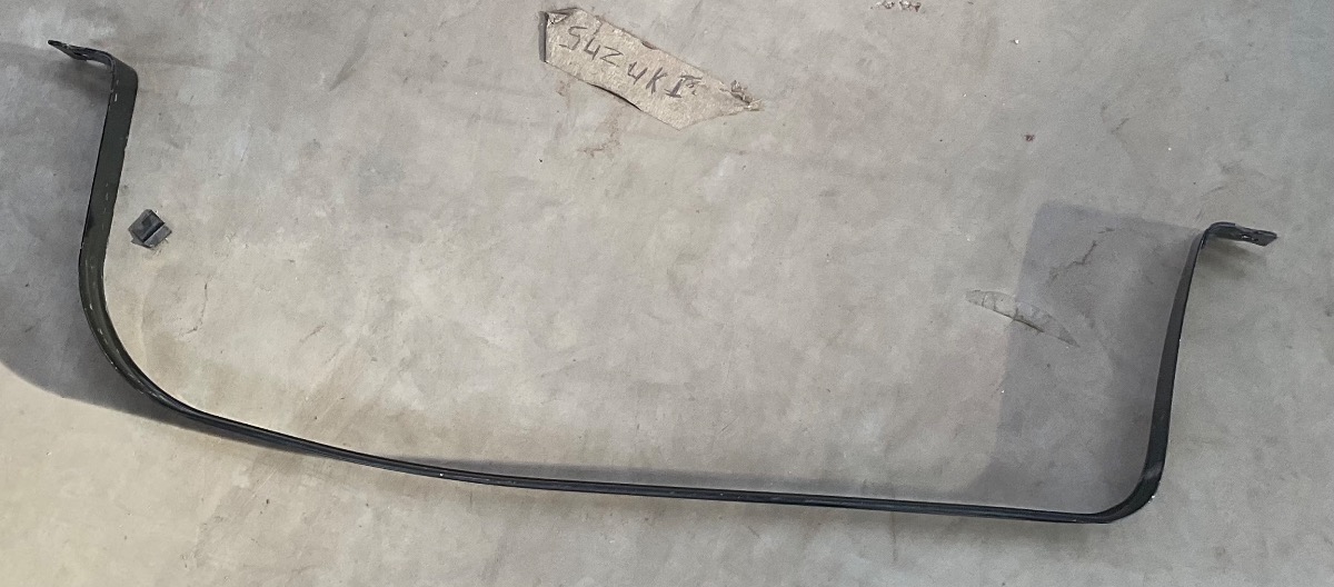 GOLF 7 FUEL TANK STRAP LEFT