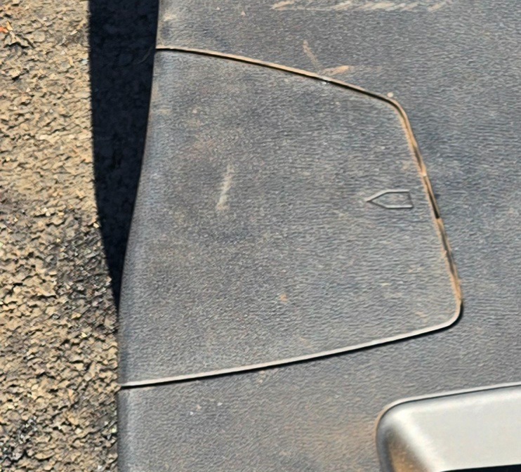 X1 F48 RIGHT REAR SERVICE COVER PANEL