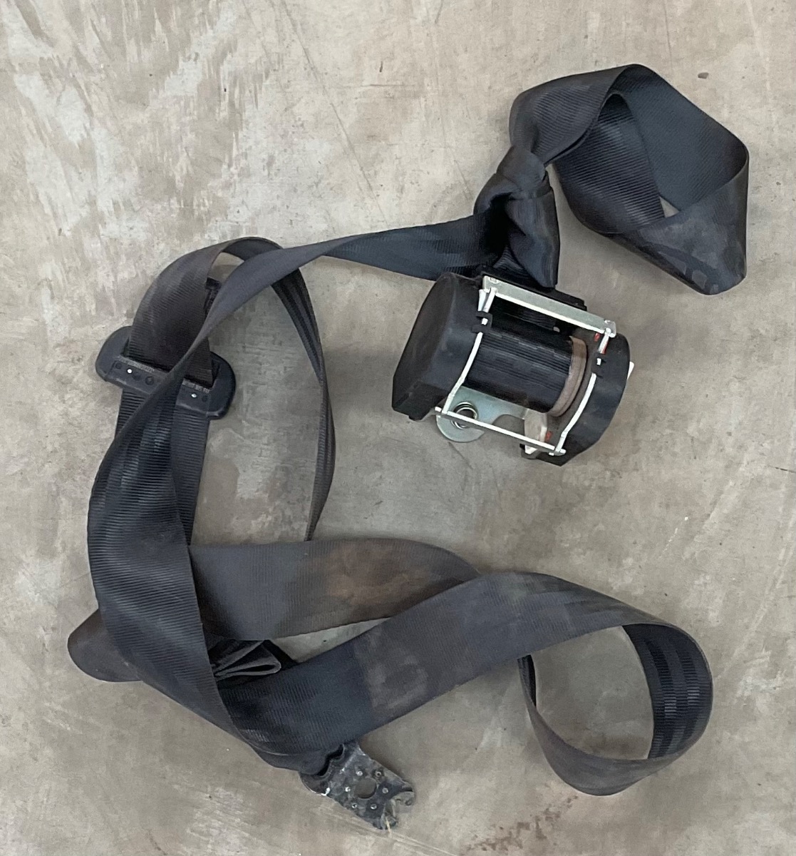 GOLF 7 REAR SEATBELT