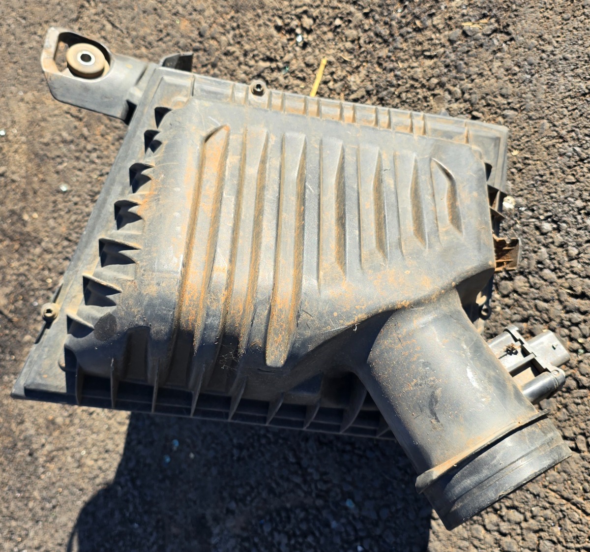 X1 F48 AIR CLEANER BOX