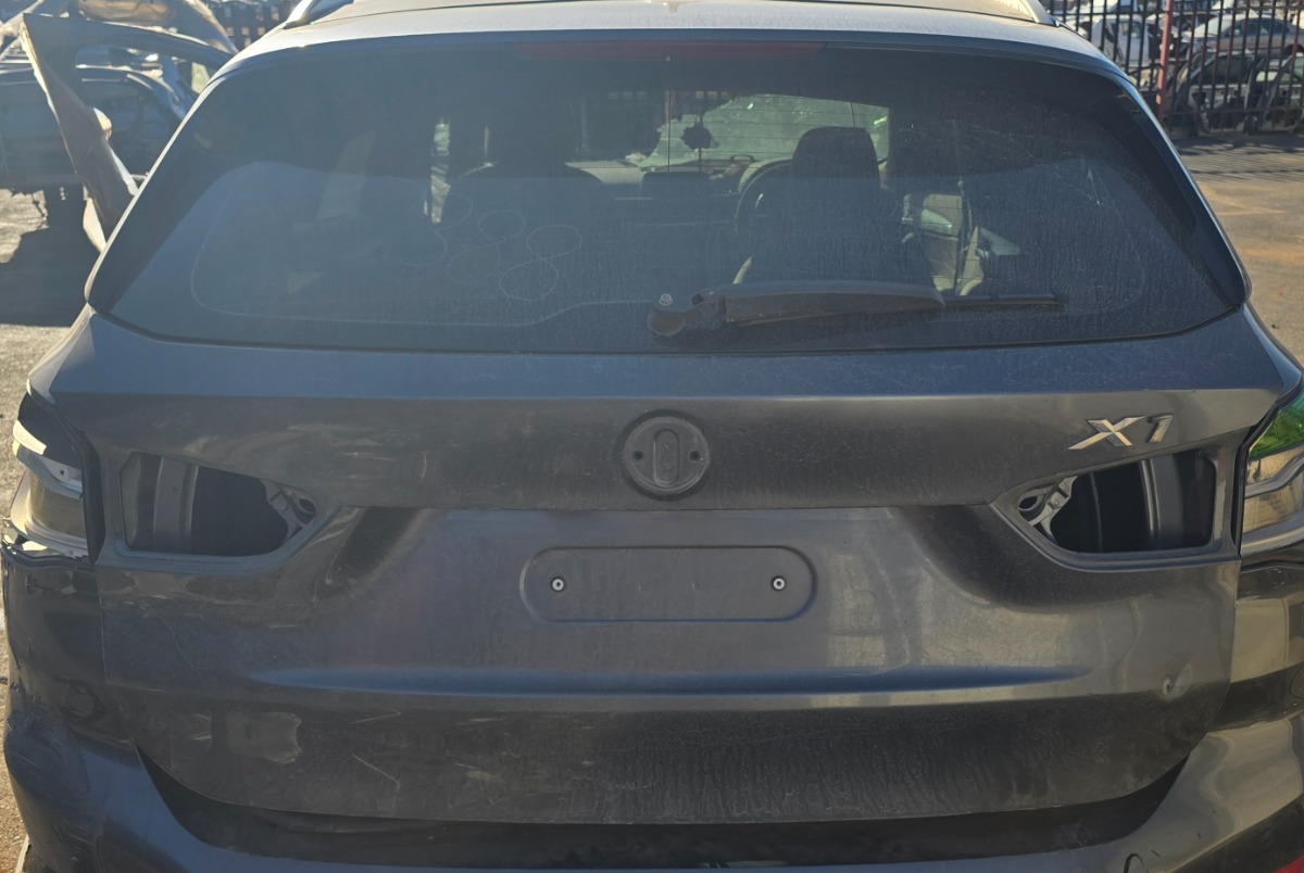 F48 X1 TAILGATE SHELL