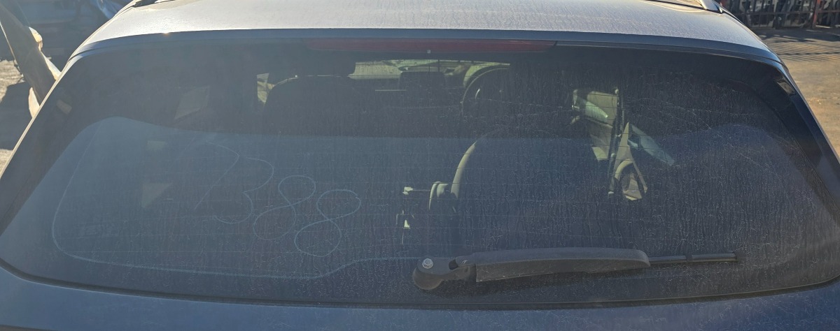 X1 F48 TAILGATE GLASS