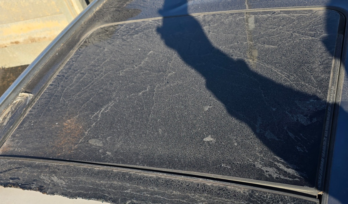 F48 X1 SUNROOF GLASS REAR
