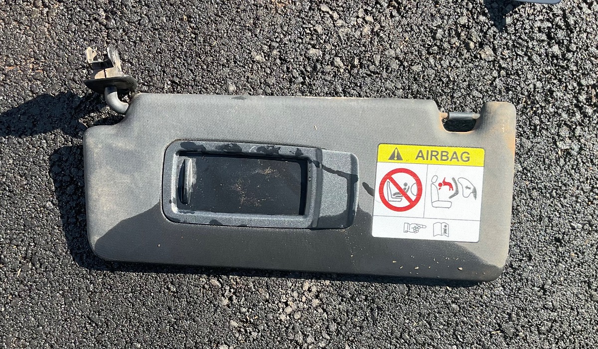 318i M SPORT A/T (G20) LEFT SUN VISOR