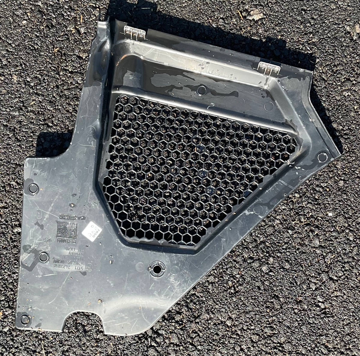 G20 RIGHT FRONT COWEL PANNEL TRIM