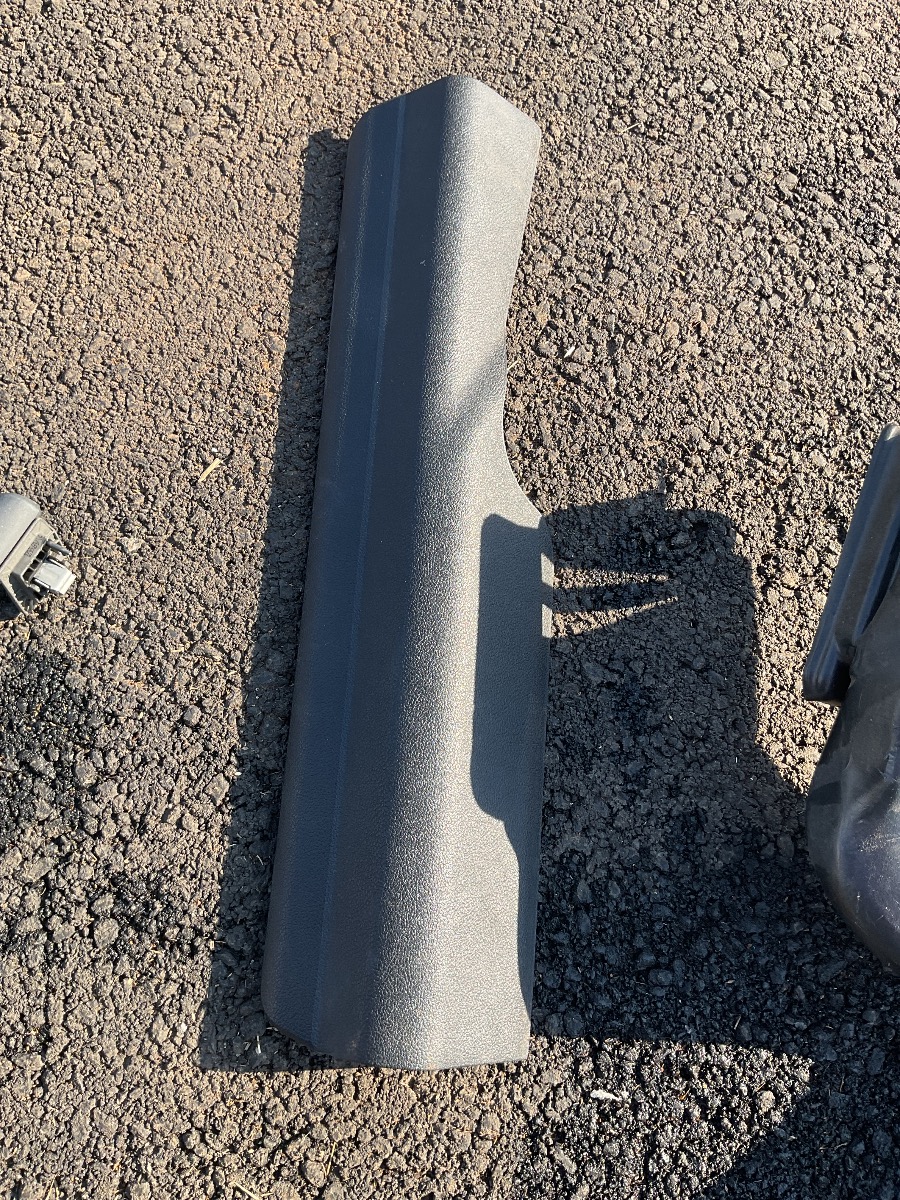 G20 LEFT REAR TRIM PLATE
