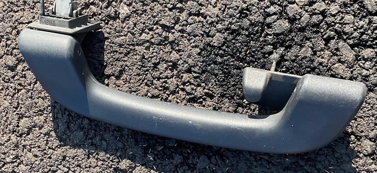 G20 LEFT REAR GRAB HANDLE