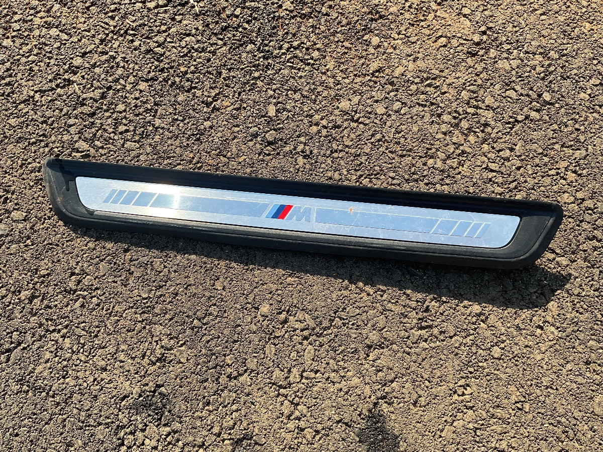 G20 RIGHT FRONT SCUFF PLATE TRIM