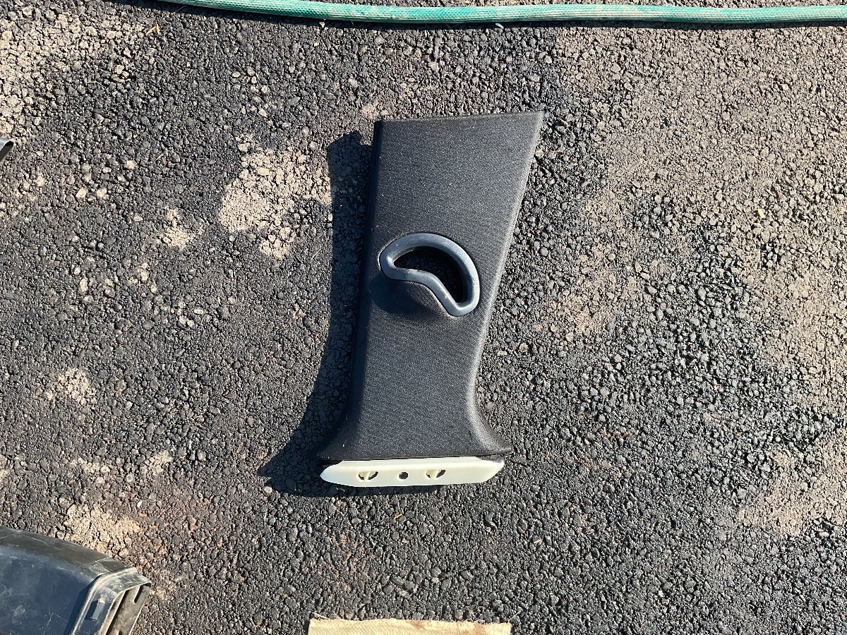 G20 LEFT UPPER B PILLAR TRIM