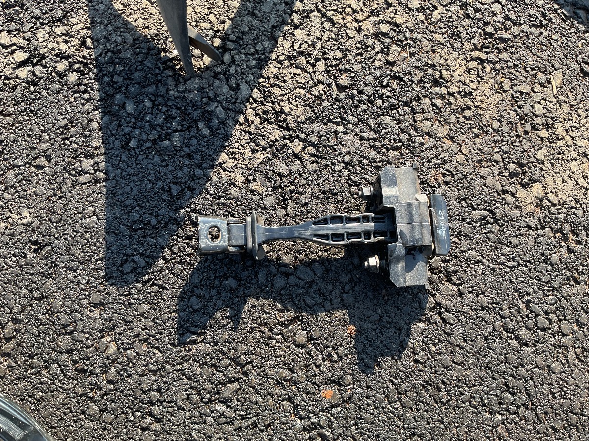 G20 RIGHT FRONT DOOR CHECK STRAP