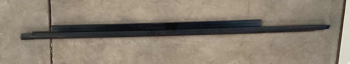 Q3 LEFT REAR INNER WINDOW SLOT SEAL