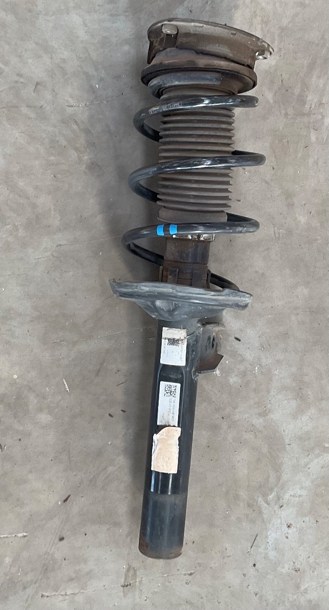 GOLF 7 LEFT FRONT SHOCK