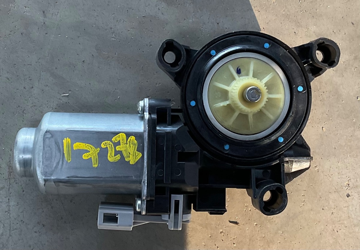 POLO 6/7/NEW VIVO RIGHT FRONT ELEC WINDOW LIFT