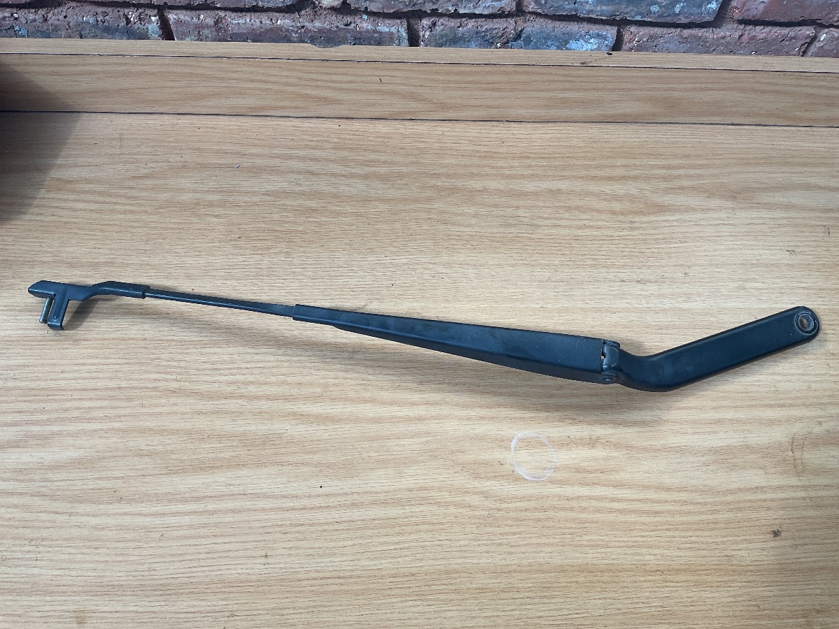 X5 X DRIVE 30D A/T LEFT FRONT WIPER ARM
