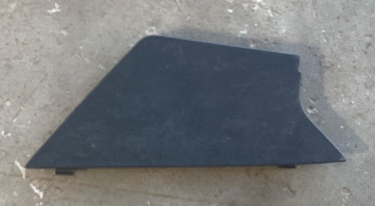 T CROSS LEFT FRONT INNER DOOR PANEL TRIM