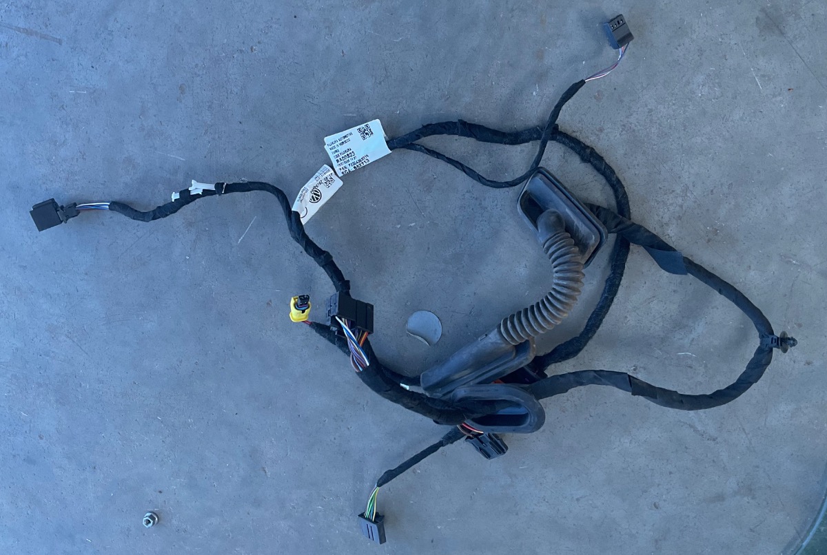 T CROSS LEFT FRONT DOOR WIRING
