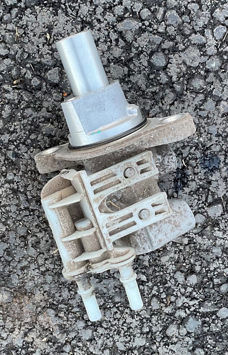 CORSA E BRAKE MASTER CYLINDER