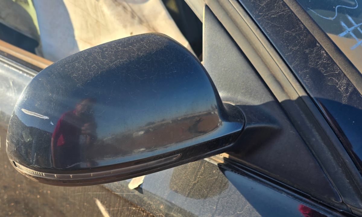 A4 Mirror Right Side Electric Adjust