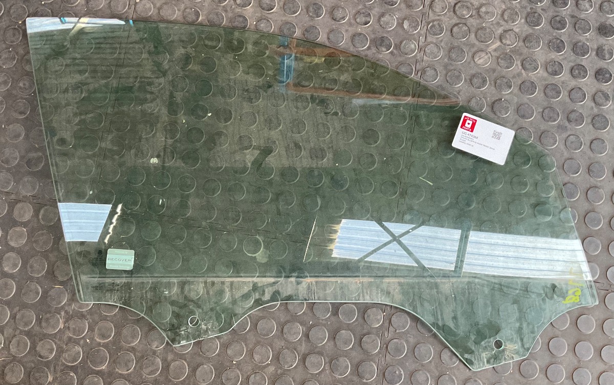TIGUAN ALLSPACE RIGHT FRONT DOOR GLASS