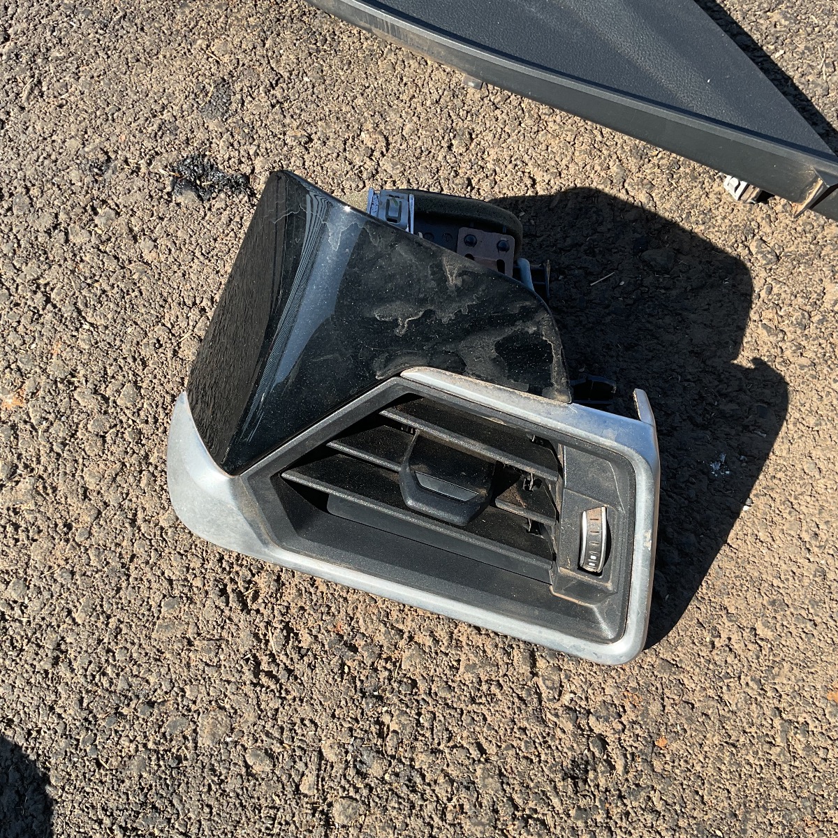 G20 RIGHT DASH VENT