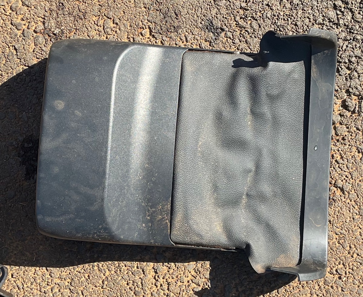 G20 UPPER STEERING COVER
